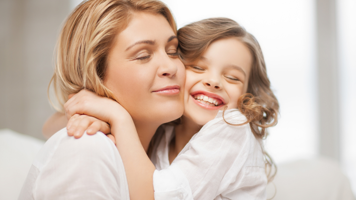 15 Things Daughters of Narcissistic Mothers Do