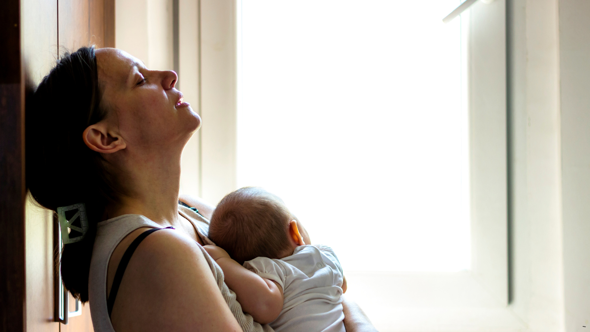 14 Reasons Why Babies Wake Up Every Hour At Night