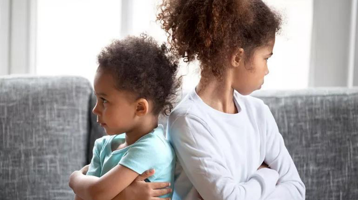 7 Practical Tips For Managing Sibling Rivalry