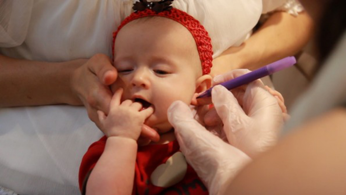 Baby's Ear Piercing: Right Age and 10 things to know about it