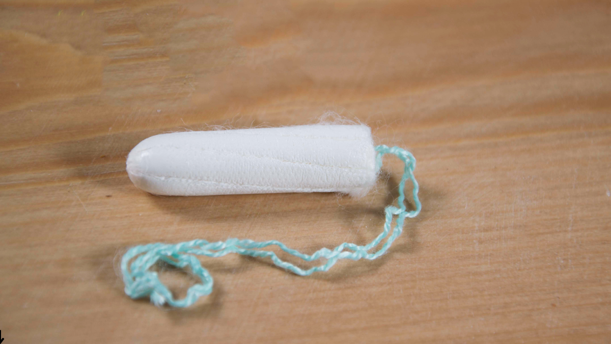How to Teach Your Daughter to Use a Tampon