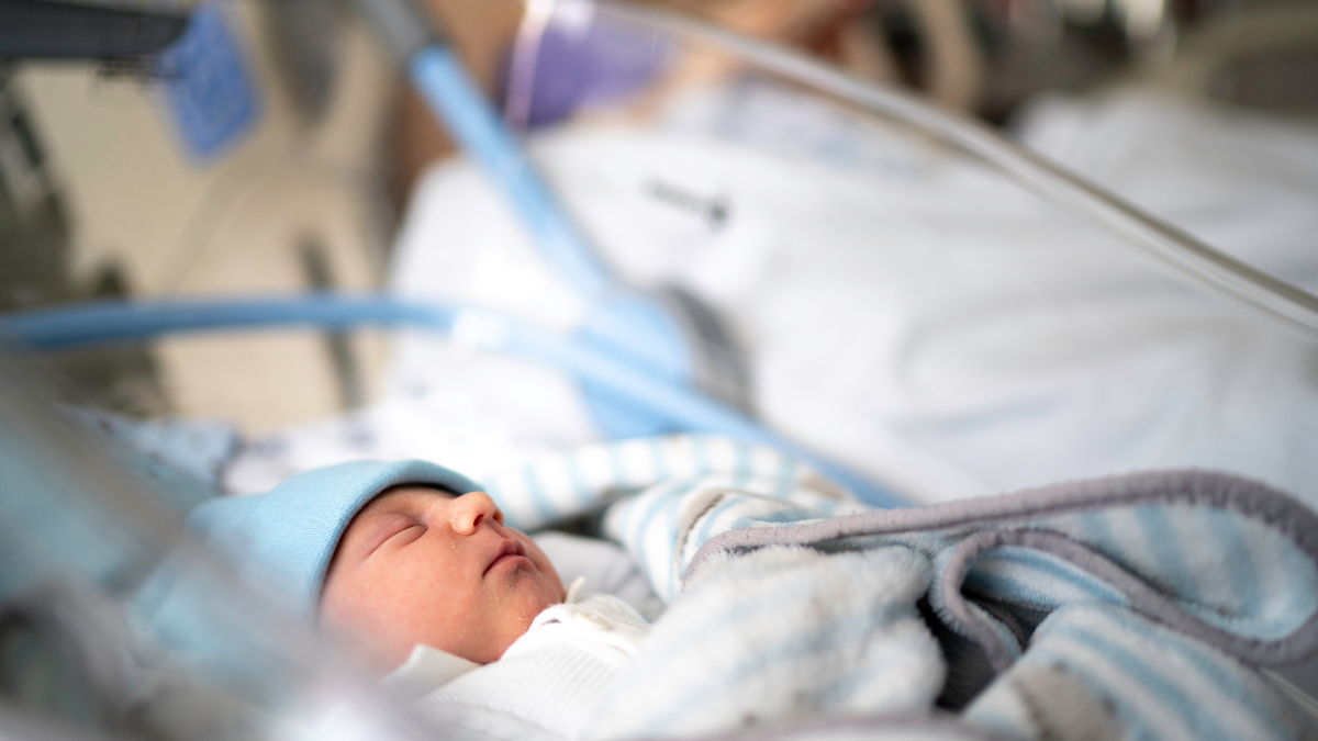 Newborn Sleep Schedule Tips for the First 12 Weeks