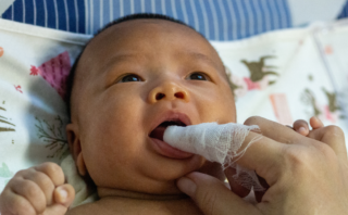 White Tongue vs. Milk Residue: How to Tell the Difference