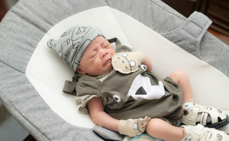 Should Your Baby Sleep in a Bassinet