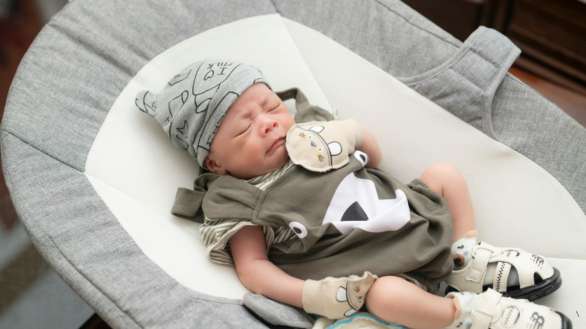 Should Your Baby Sleep in a Bassinet