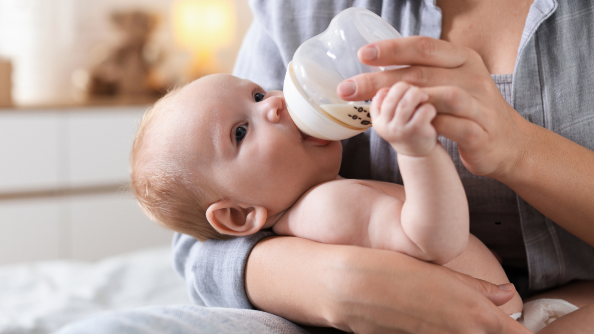 When Can a Baby Hold a Bottle