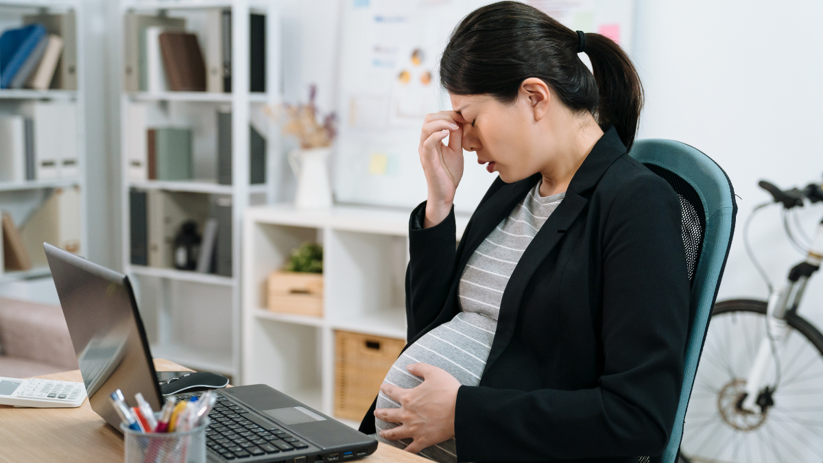15 Signs You Should Stop Working During Pregnancy